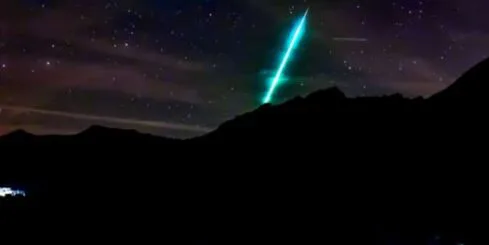 Spektakuläre Sternschnuppe mit Webcam eingefangen