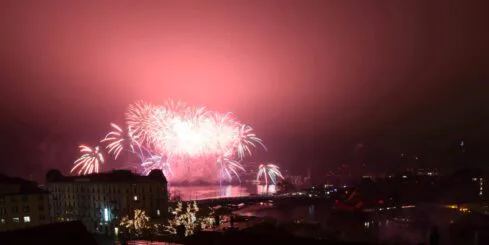 Spektakuläre Feuerwerke über der Schweiz